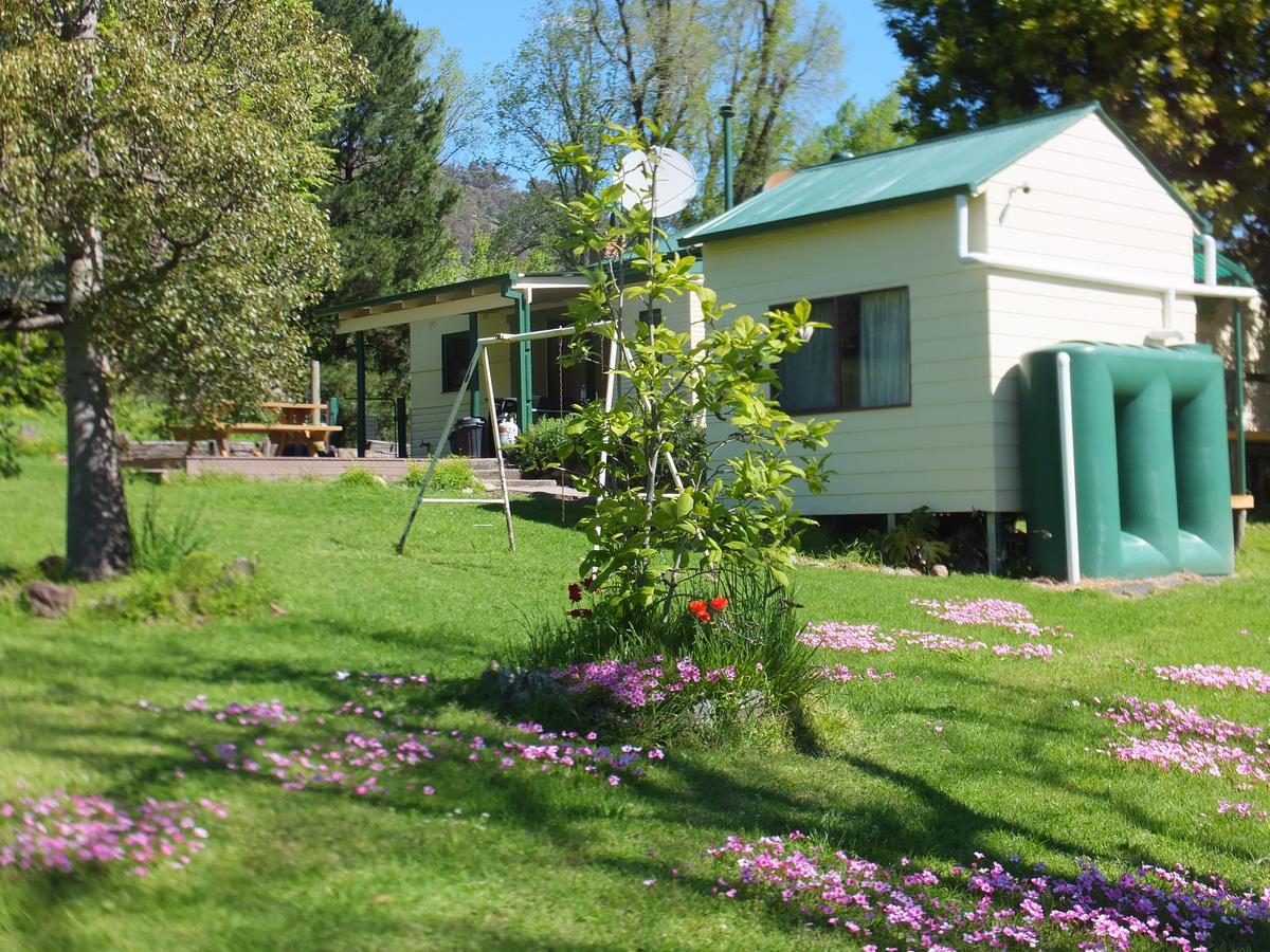 Elm Cottage Tumut Esterno foto